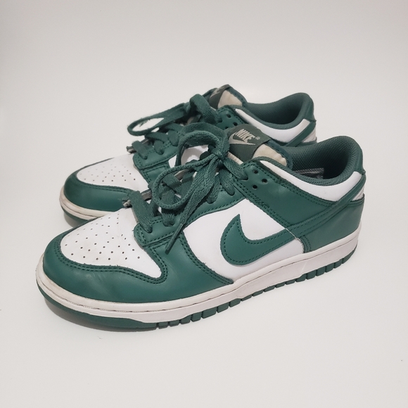 Nike Dunk Low Michigan State Well Maintained,  Stylish Kids  Size 6 Woman's 7.5 - Picture 1 of 10